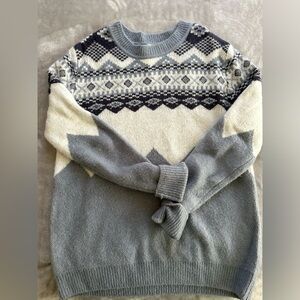 Men's Blue and White Patterned Sweater